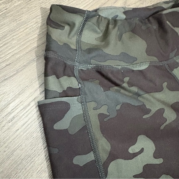 Camo Print Green Brown Leggings Side Pockets Size M - Picture 6 of 9